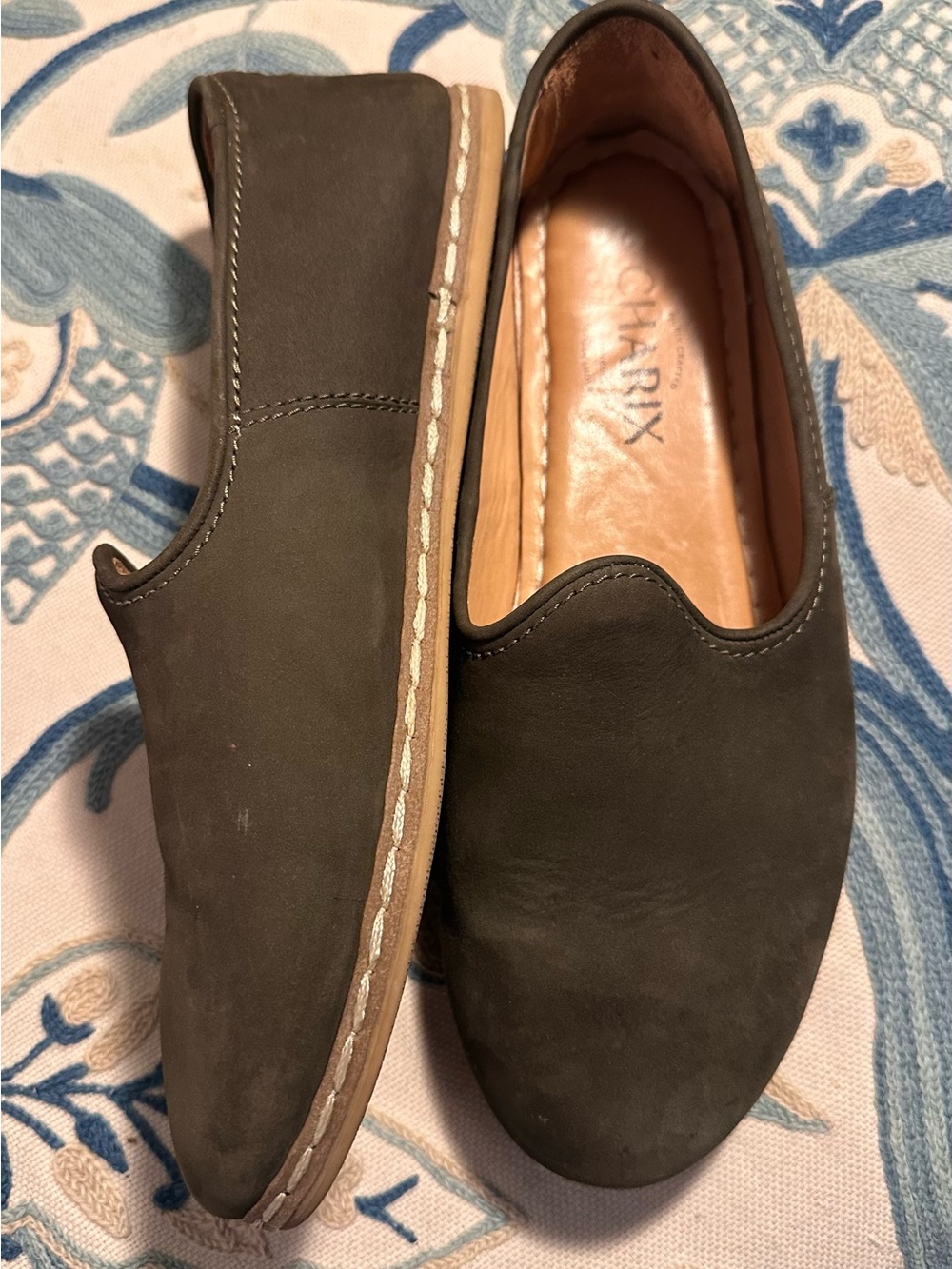 Charix Slip On Shoes. Size 7.5 - Picture 6 of 9